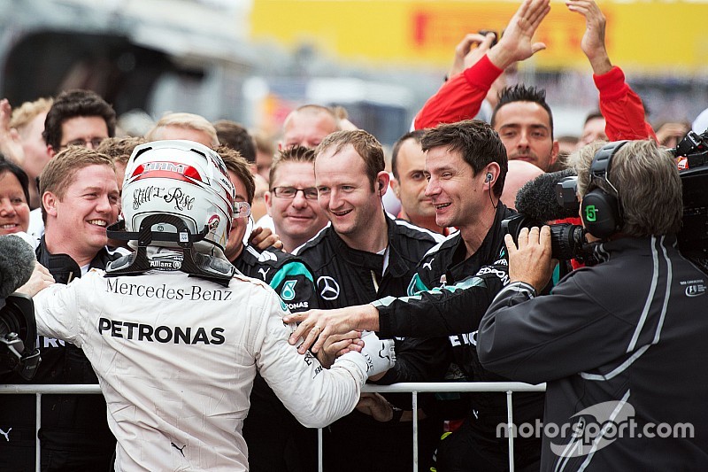 Hamilton regala il titolo alla Mercedes con Vettel secondo