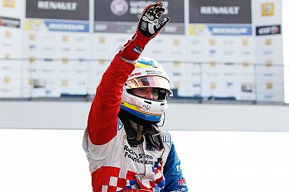 Course 1 - Rowland domine et bat le record de Sainz