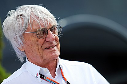 Ecclestone pronto ad imporre i V8 senza unanimità