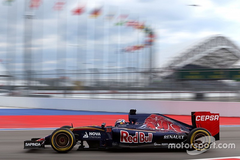 В Toro Rosso отказались от нового мотора Renault