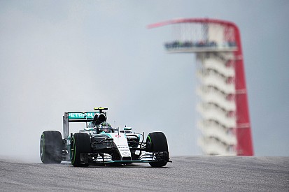 GP USA: Nico Rosberg im verregneten 1. Training voran