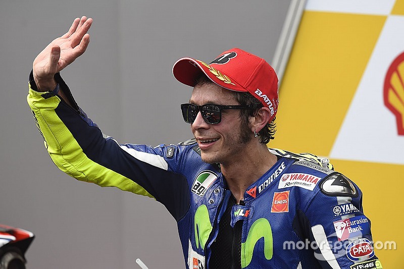 Valentino Rossi amenaza con no correr en Valencia