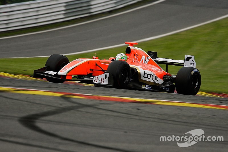 Alfonso Celis renueva con AVF para 2016
