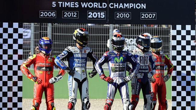 Lorenzo festeggia il titolo con i