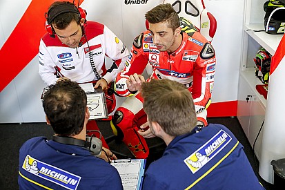Iannone: "Le anteriori sono peggio delle Bridgestone"