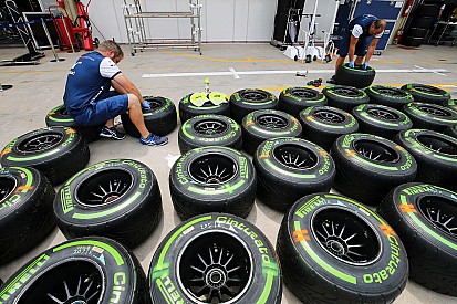 Хембри признал, что Pirelli была слишком консервативна в сезоне-2015