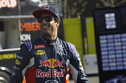 Ricciardo deja en espera sus planes de NASCAR