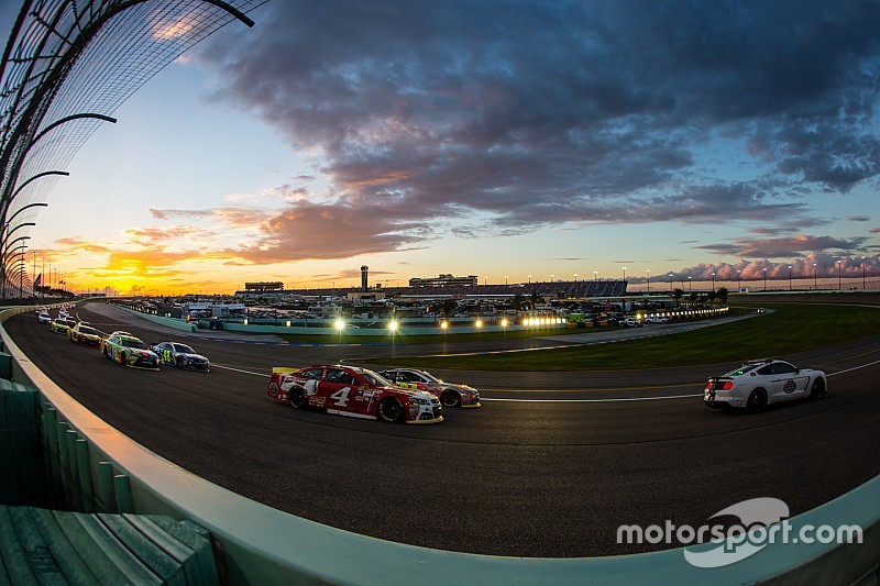 Final da NASCAR tem audiência recorde na TV americana