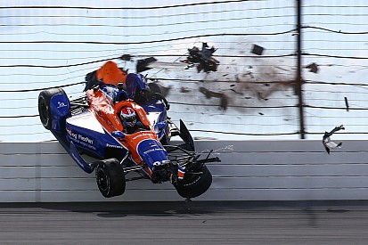 В IndyCar улучшат безопасность машин