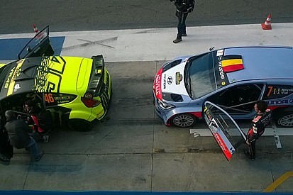 Neuville frustrato: "Non si vince con queste gomme"
