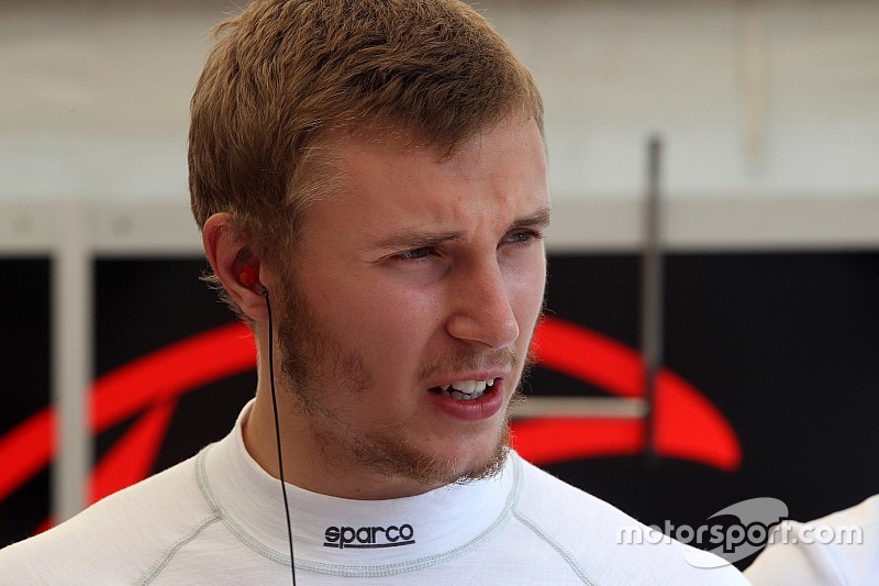 Сироткин получил трофей Pirelli