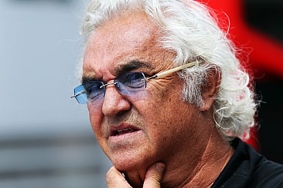 "Tres años son muchos como para ganar", dijo Briatore