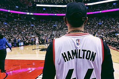 Lewis Hamilton a Toronto per salutare Kobe Bryant