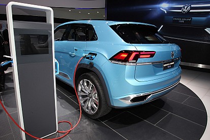 Tesla-baas Elon Musk komt met opvallend plan om VW te straffen