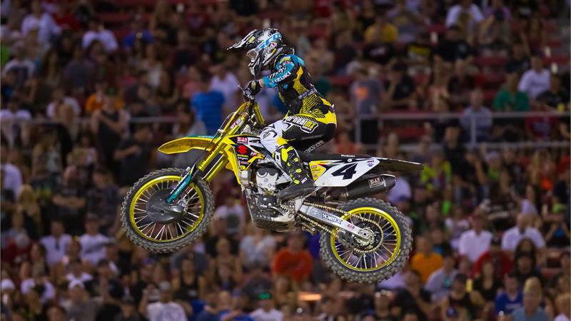 Stewart e Golden firmano con il team Suzuki