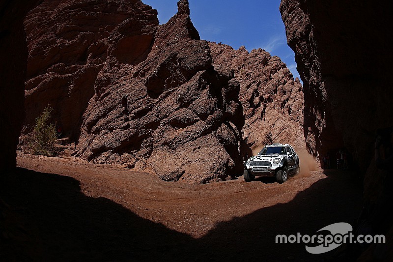 Hirvonen consigue su primera etapa