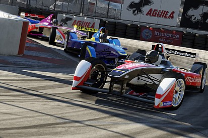 Bruno Senna e Nicolas Prost reeditam duelo nos games