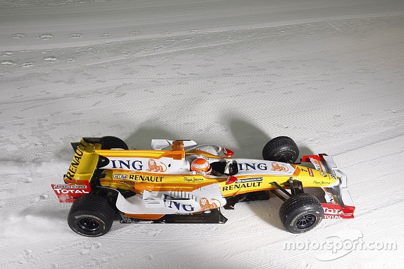 Topshots: Formule 1 in de sneeuw