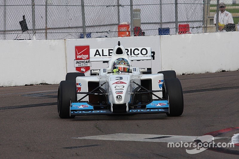 Neil Alberico firma con Carlin para la temporada 2016