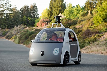 Daimler-baas onder de indruk van eerste auto's Google en Apple