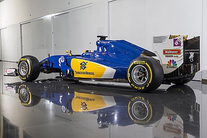 Ainda sem carro novo, Sauber mostra pintura para testes