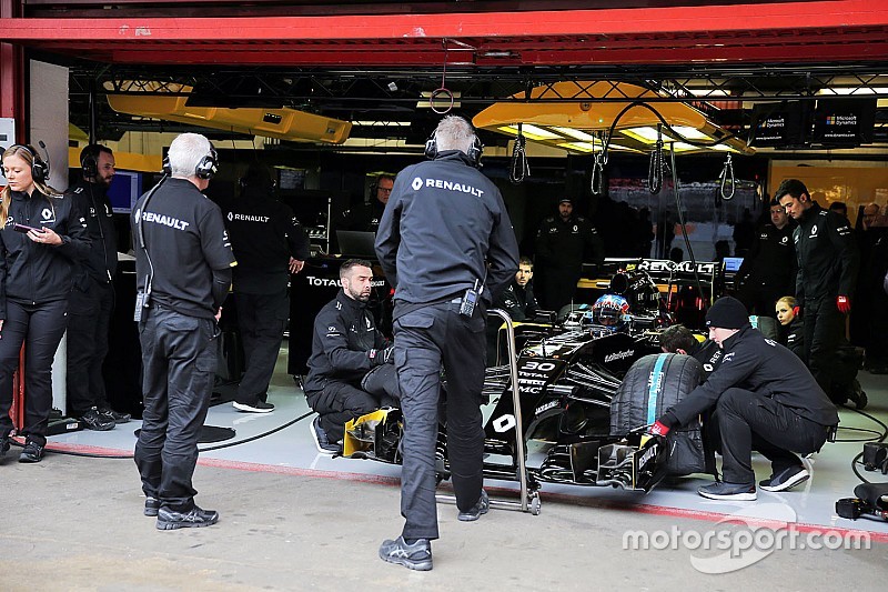 Problemas con software arruinan el día a Renault