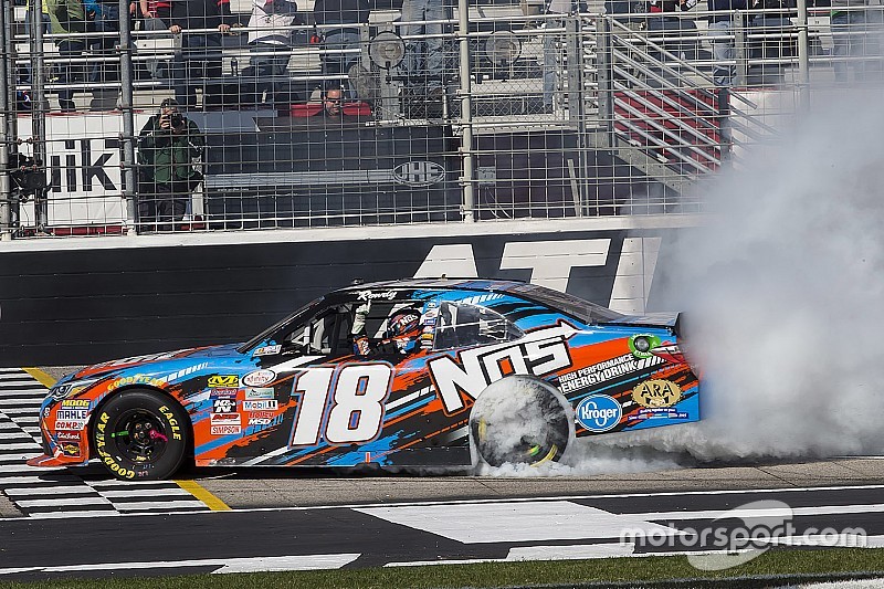 Com ritmo absoluto, Kyle Busch vence em Atlanta