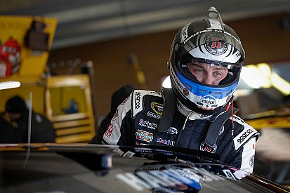 Harvick y Busch, los mejores en práctica final de Sprint Cup