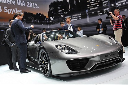 Video: Zo ziet de werkdag van de testrijders van Porsche eruit