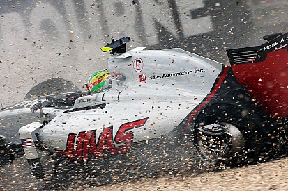 Gutiérrez dice que su chasis se dañó por la grúa, no por Alonso