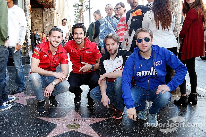 I piloti di F.E hanno percorso la mitica… Walk of Fame