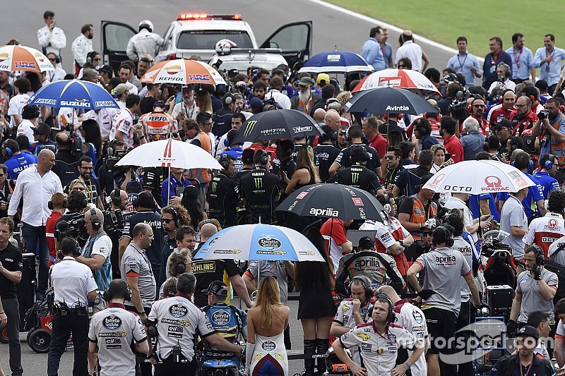 Medio paddock, en el aire