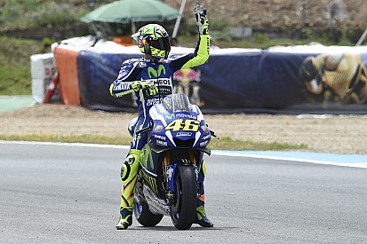 Valentino annichilisce Marquez e Lorenzo: che pole a Jerez!