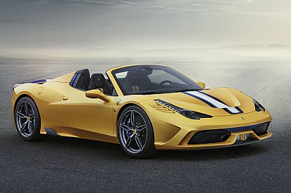 Pijnlijker kan niet: YouTuber sloopt Ferrari 458 van vriend