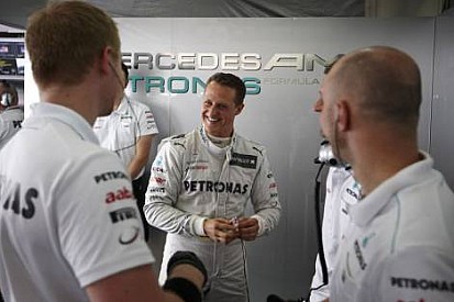 Schumi güçlü bir yarış çıkarmayı bekliyor