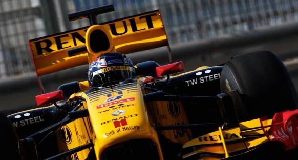 Pirelli'nin yeni test aracı Renault R30