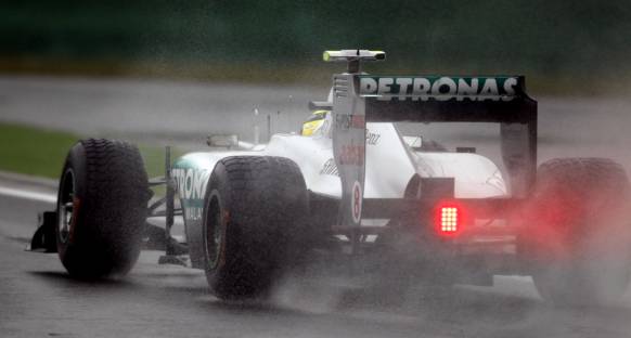 Rosberg pit çıkışı tasarımında değişiklik istedi