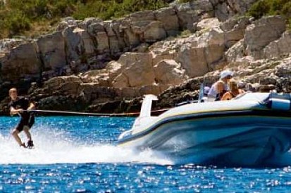 Vettel, Ecclestone ile tatil yapıyor