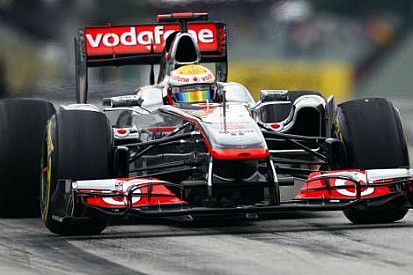 2011 Macaristan Grand Prix Cuma 2. antrenmanlar - Lewis geçilmedi