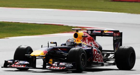 Britanya Grand Prix 2011 Cumartesi antremanları - Vettel lider
