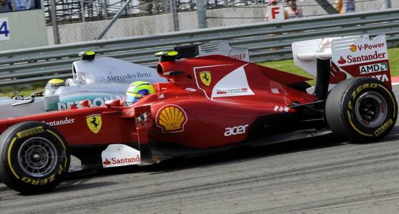 Massa'yı pitstop sorunları bitirdi