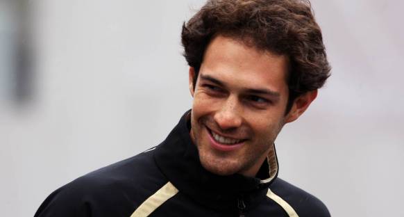 Senna Lotus'la görüşüyor