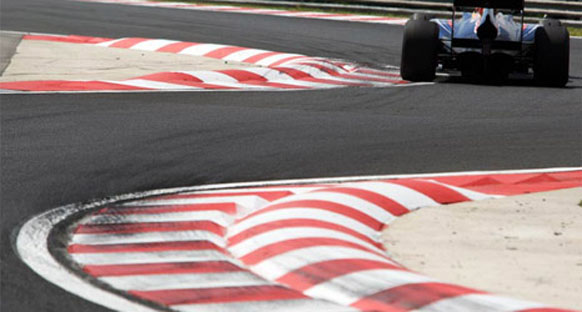 Mateschitz: 'Vettel hızlı, Webber'in puan avantajı var'