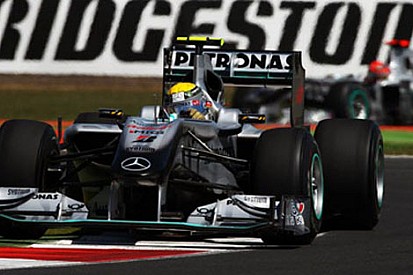 Rosberg Mercedes'teki gelişimle kendine geldi