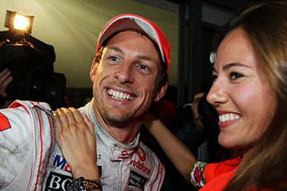 Button Japon manken sevgilisinden ayrıldı