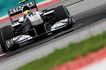 Rosberg uzun dingilli araç konusunda sakin