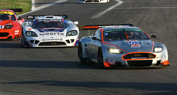 FIAGT - Wendlinger lider, Aston takımı ilk iki sıranın hakimi