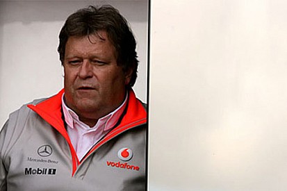 McLaren ve Mercedes Hamilton'ı savundu