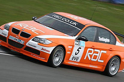 Turkington, Croft'taki olaylı yarışı kazandı