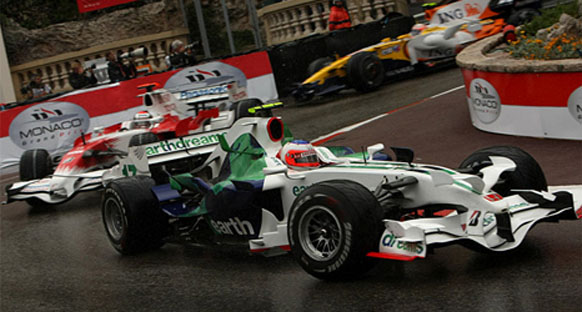 Barrichello, kazandığı puanların tadını çıkarıyor
